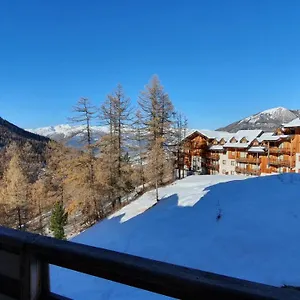 3 étoiles 6 Personnes 1800 Appartement